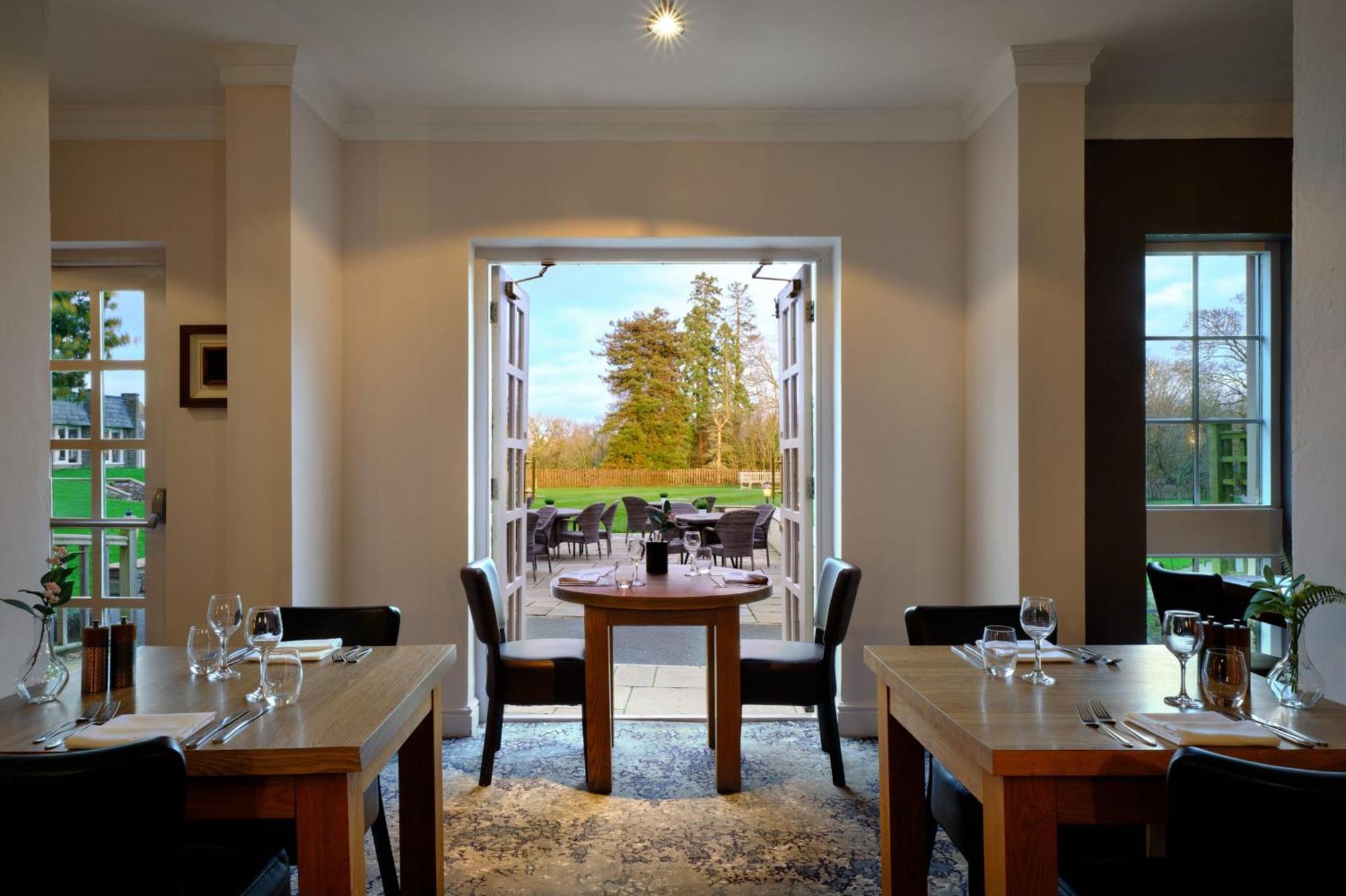 Delta Hotels By Marriott St Pierre Country Club Chepstow Buitenkant foto