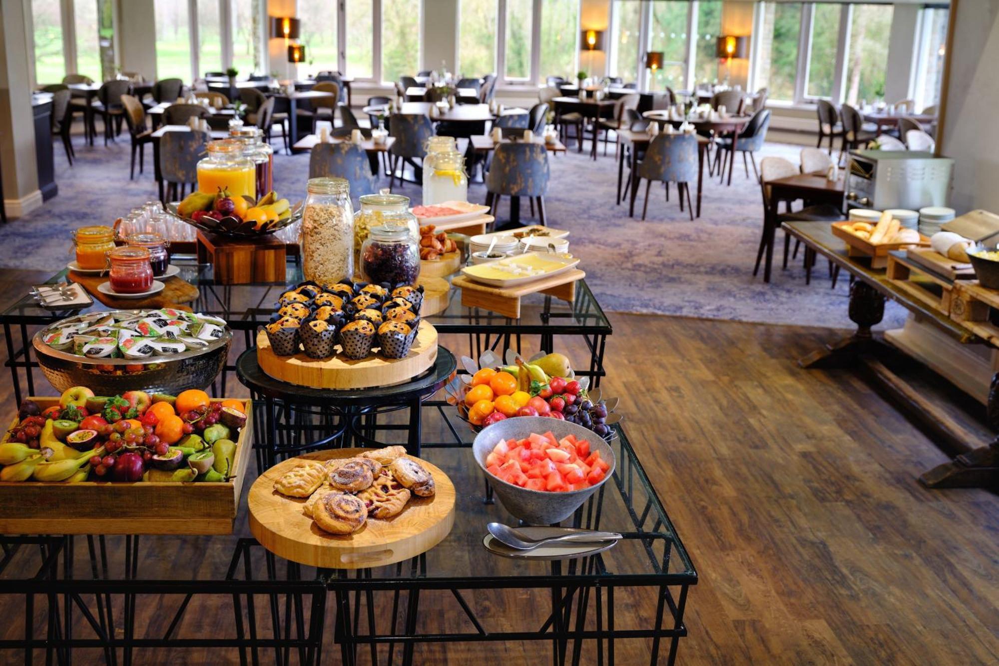 Delta Hotels By Marriott St Pierre Country Club Chepstow Buitenkant foto