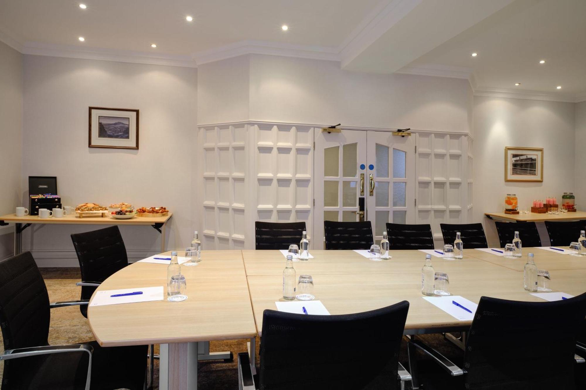 Delta Hotels By Marriott St Pierre Country Club Chepstow Buitenkant foto