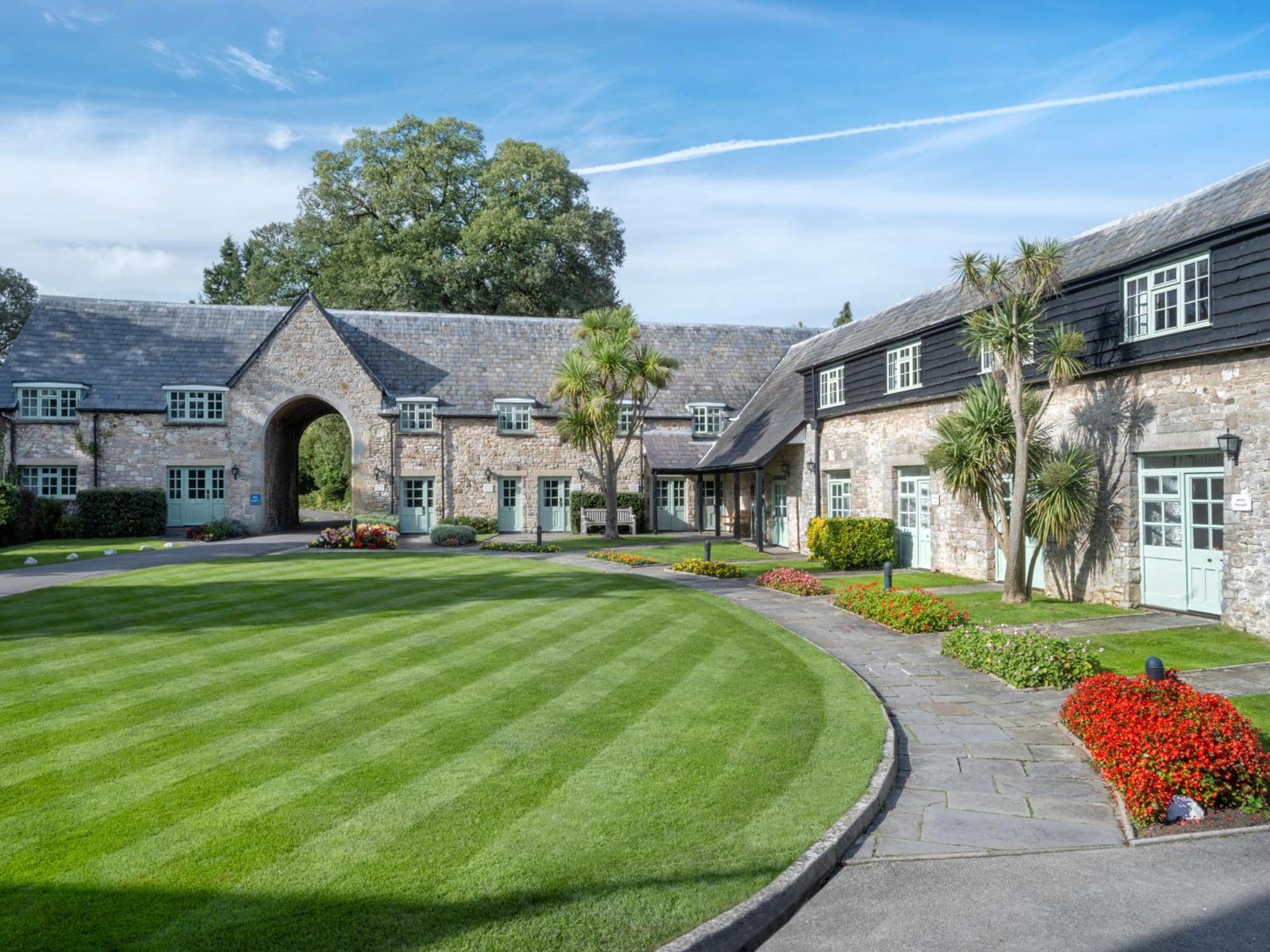 Delta Hotels By Marriott St Pierre Country Club Chepstow Buitenkant foto